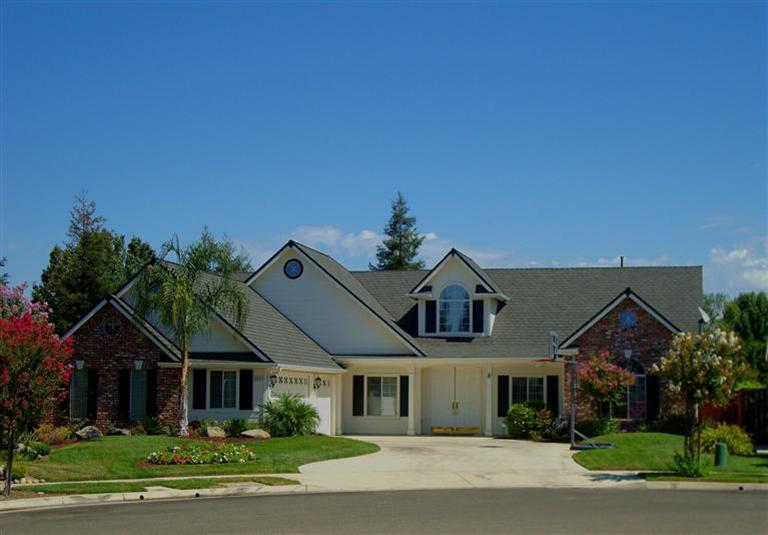 271 W Warwick Ave, Clovis, CA 93619 photo 1