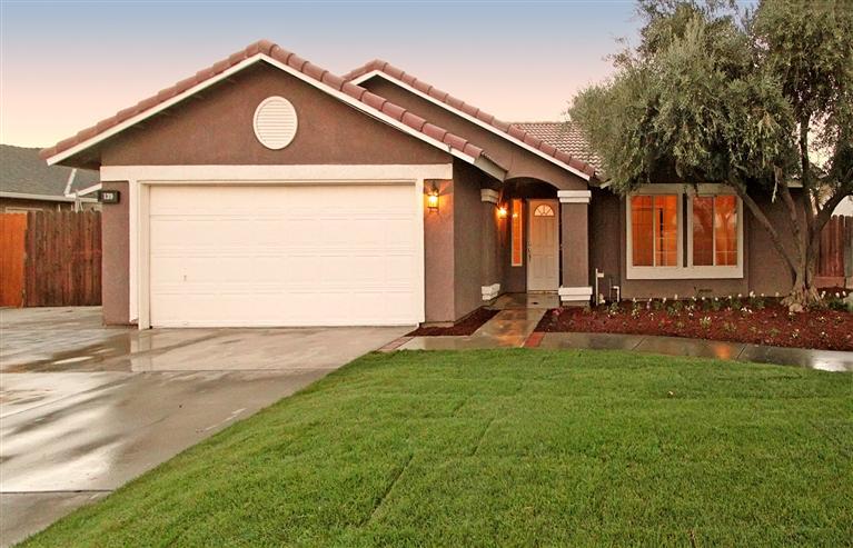 139 Barcelona Dr, Lemoore, CA 93245 photo 1