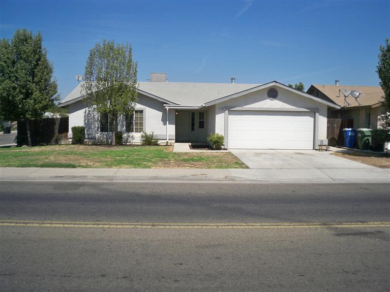 2780 Rose Ave, Selma, CA 93662 photo 1