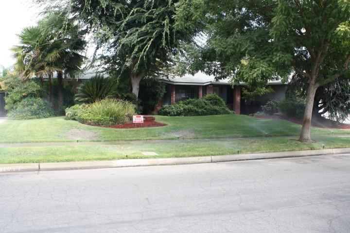 1682 E Fallbrook Ave, Fresno, CA 93720 photo 1