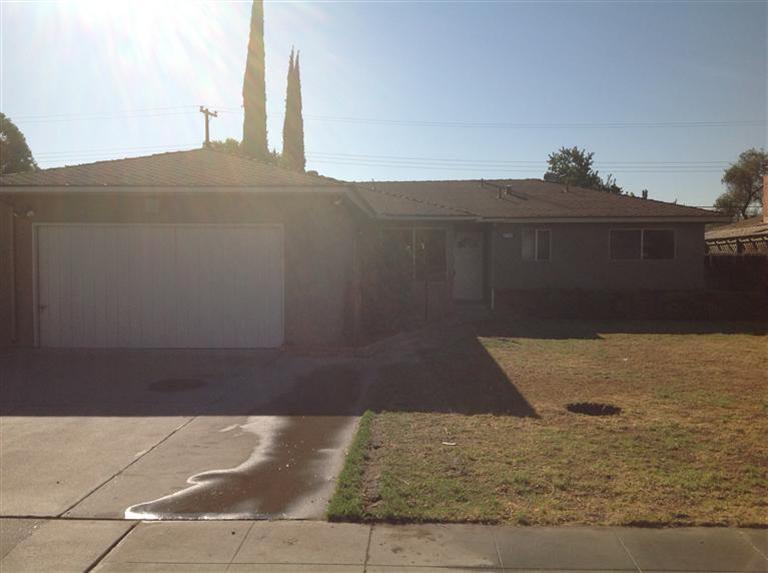 1722 Oxford Ave, Clovis, CA 93612 photo 1