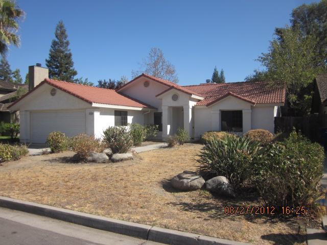 1879 Eclipse Ave, Fresno, CA 93720 photo 1
