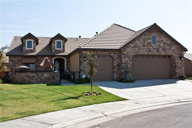 3293 Robinwood, Clovis, CA 93619 photo 1