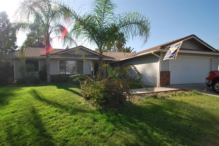 324 Mckelvy Ave, Clovis, CA 93611 photo 1