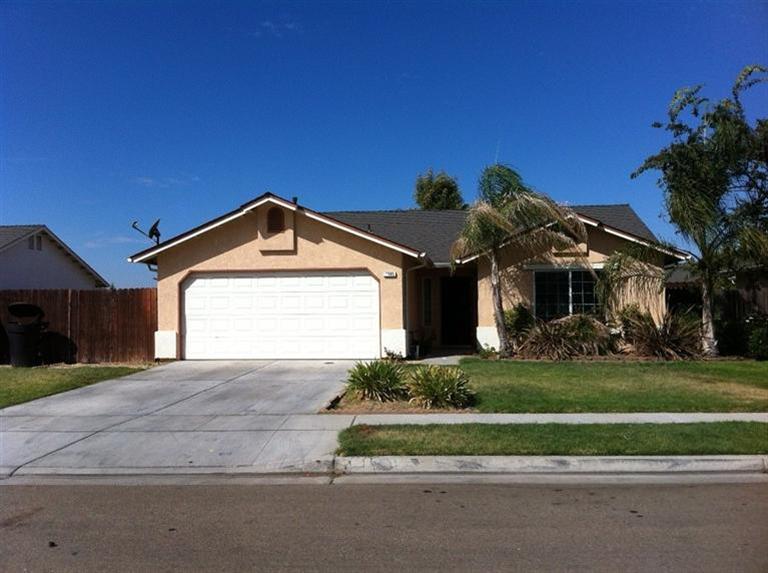 1665 Bennett Way, Sanger, CA 93657 photo 1