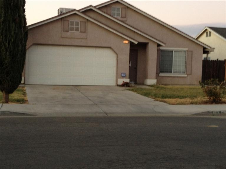 669 Rabe St, Firebaugh, CA 93622 photo 1