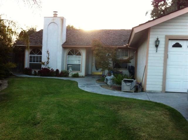 2115 10th St, Sanger, CA 93657 photo 1