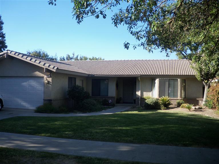 2813 Driftwood Dr, Madera, CA 93637 photo 1
