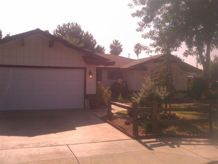 592 W Indianapolis Ave, Clovis, CA 93612 photo 1