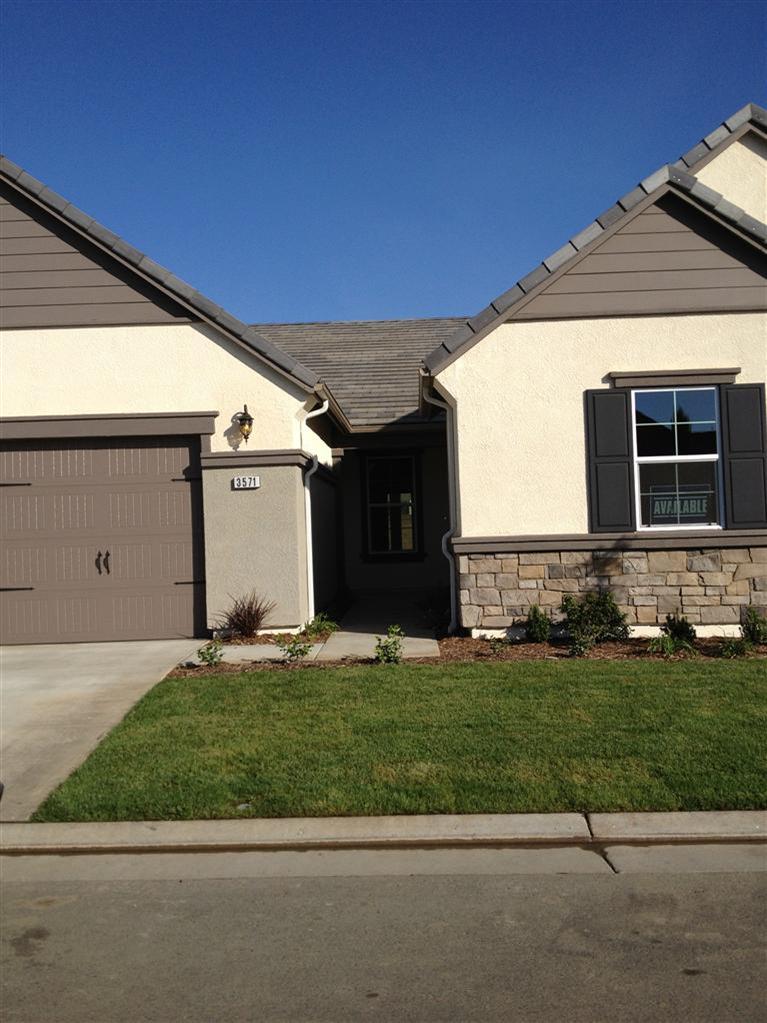 3571 Bloomfield Ln, Clovis, CA 93619 photo 1