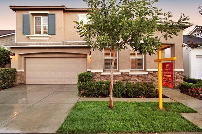 711 W Barcelona Ln, Clovis, CA 93619 photo 1