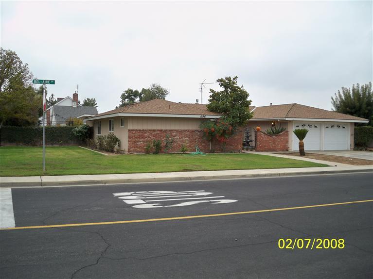 696 E Bel Aire Dr, Dinuba, CA 93618 photo 1