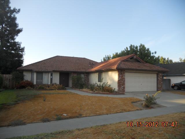 2272 Robinwood Ave, Clovis, CA 93611 photo 1