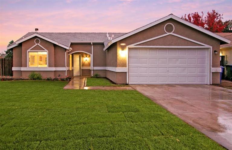 2646 Walnut St, Selma, CA 93662 photo 1