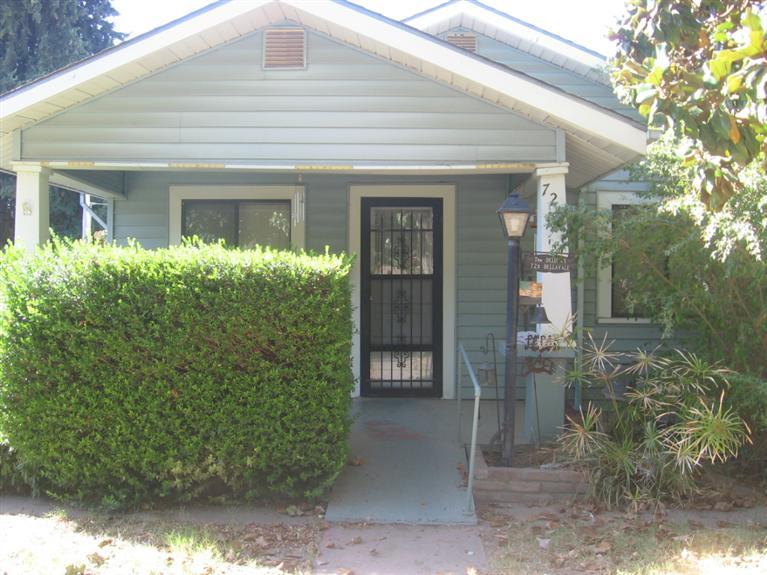 726 Dellavalle Ave, Madera, CA 93638 photo 1