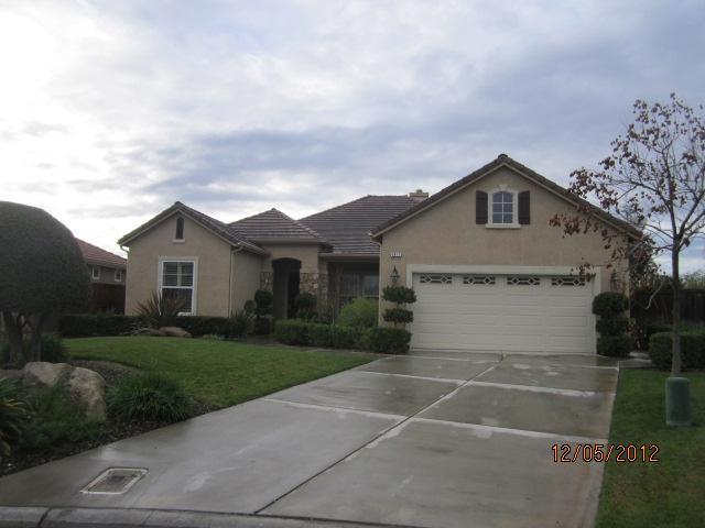 4817 N Emerald Peak Dr, Clovis, CA 93619 photo 1