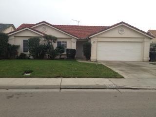 2755 4th St, Sanger, CA 93657 photo 1