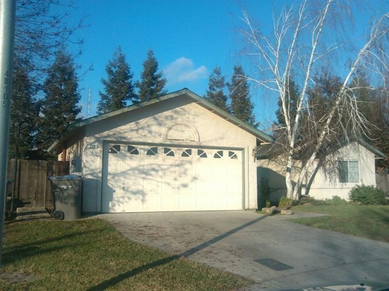 260 S Chablis Ave, Kerman, CA 93630 photo 1