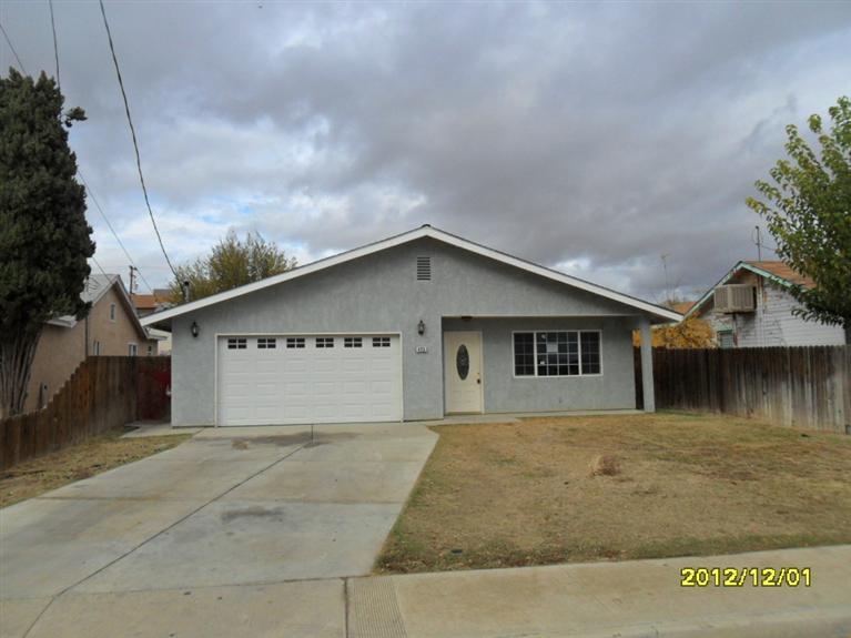 425 E Stanislaus St, Avenal, CA 93204 photo 1