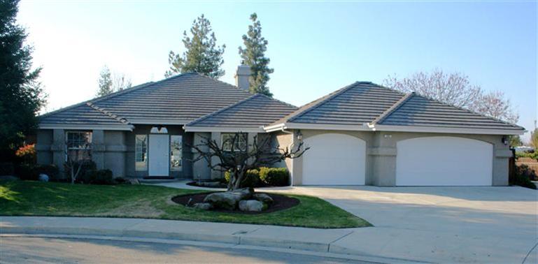 204 Caesar Ave, Clovis, CA 93612 photo 1