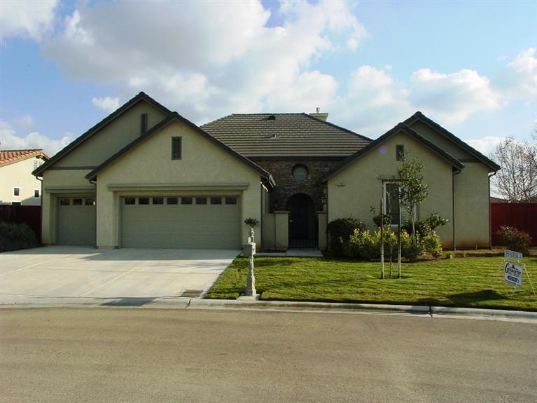 10555 E Monterey Bay, Clovis, CA 93619 photo 1