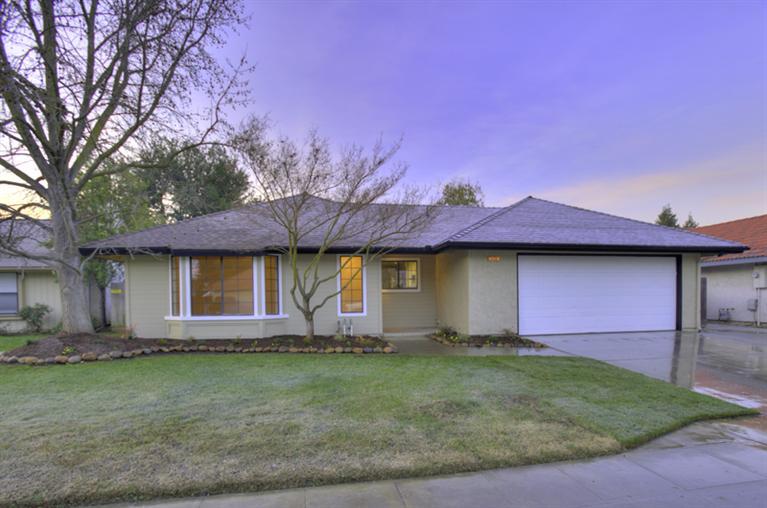 2438 Dennis Ave, Clovis, CA 93611 photo 1
