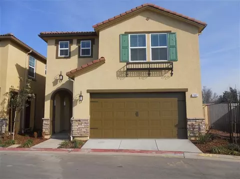 7002 N Refinement Dr, Fresno, CA 93711 photo 1