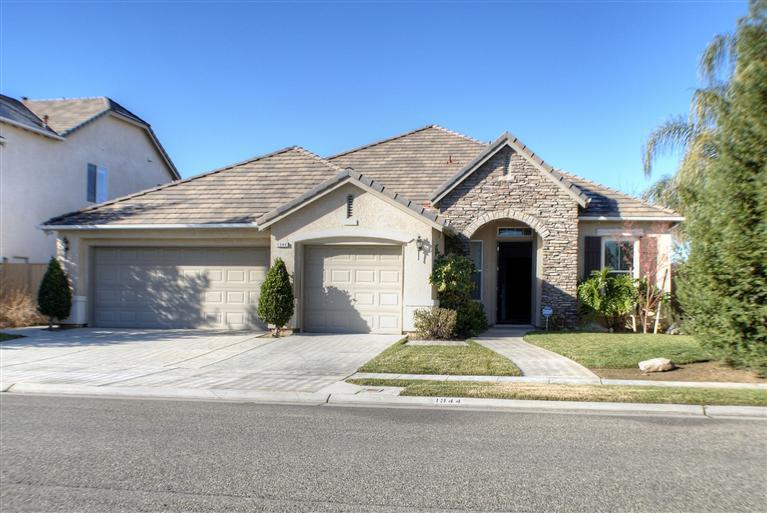1944 N Whiteash Ave, Clovis, CA 93619 photo 1
