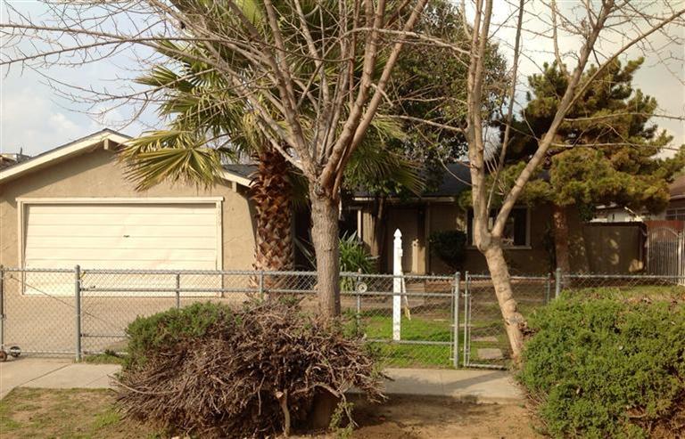 4659 E Byrd Ave, Fresno, CA 93725 photo 1