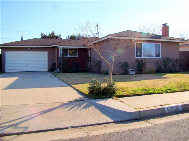 558 W Keats Ave, Clovis, CA 93612 photo 1