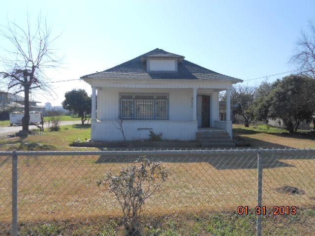 4024 E Dwight Way, Fresno, CA 93702 photo 1