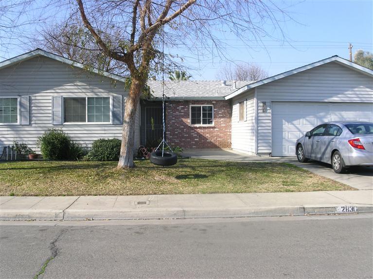 2830 Claremont, Clovis, CA 93611 photo 1