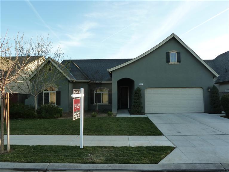 480 W Warwick Ave, Clovis, CA 93619 photo 1