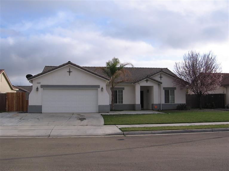 2719 14th St, Sanger, CA 93657 photo 1