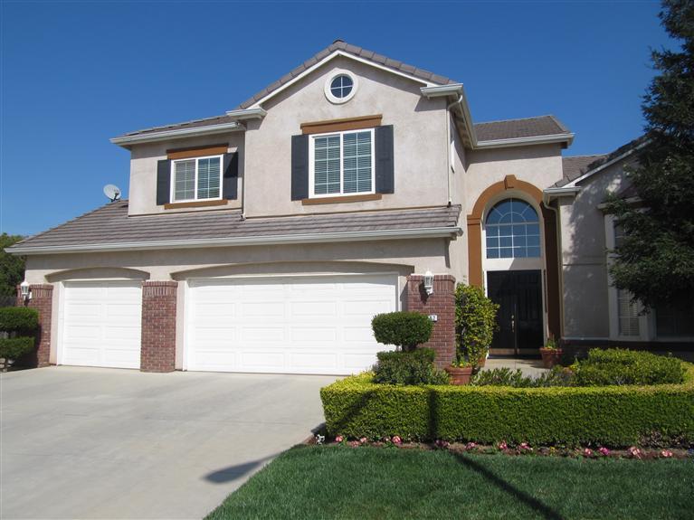 2562 E Ryan Ln, Fresno, CA 93720 photo 1