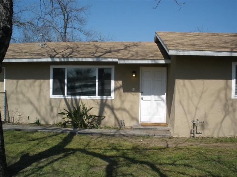4471 E Hedges Ave, Fresno, CA 93703 photo 1