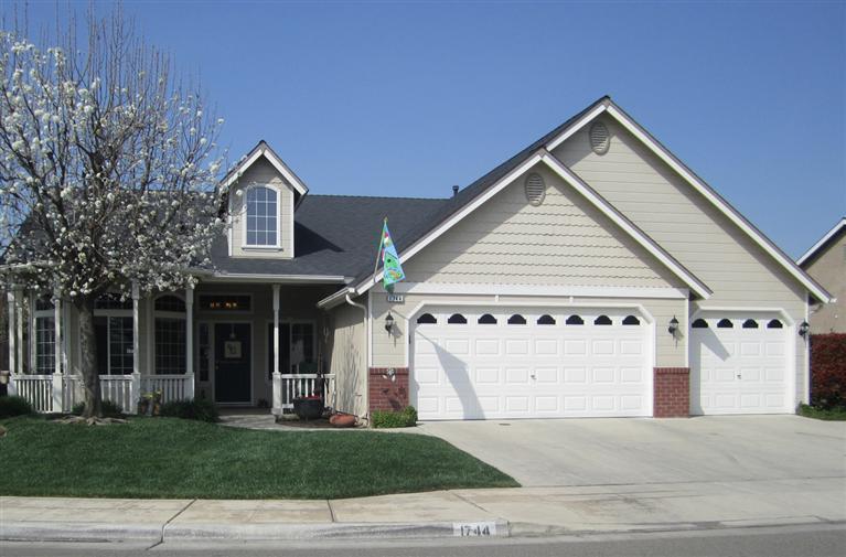 1744 N Homsy Ave, Clovis, CA 93619 photo 1