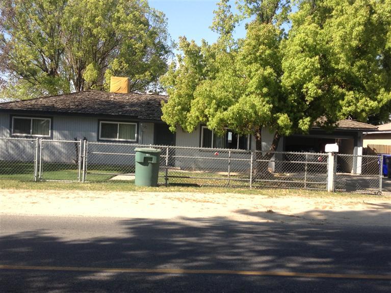 8598 E Dinuba Ave, Selma, CA 93662 photo 1