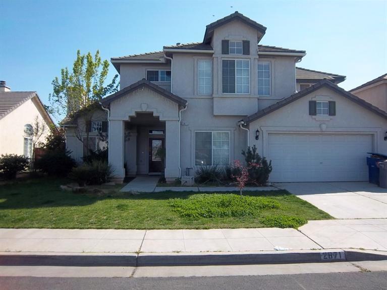 2871 E Deyoung Dr, Fresno, CA 93720 photo 1