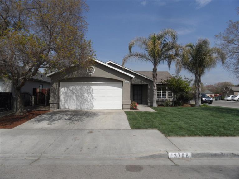 13768 E Ann Ave, Parlier, CA 93648 photo 1