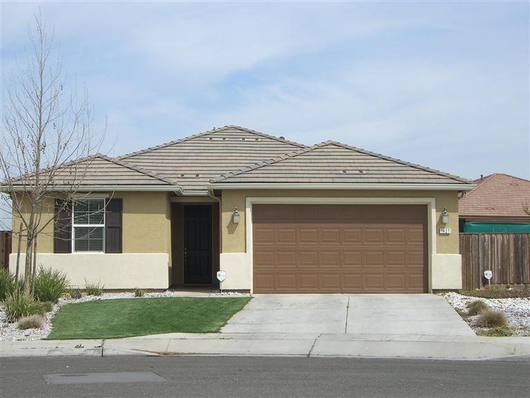 1427 Apple St, Madera, CA 93638 photo 1