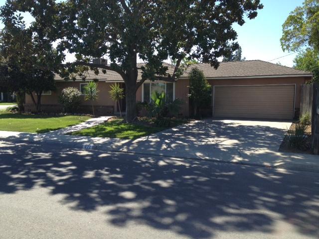 671 E Linden Ave, Reedley, CA 93654 photo 1