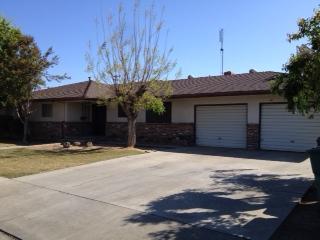 106 O St, Sanger, CA 93657 photo 1
