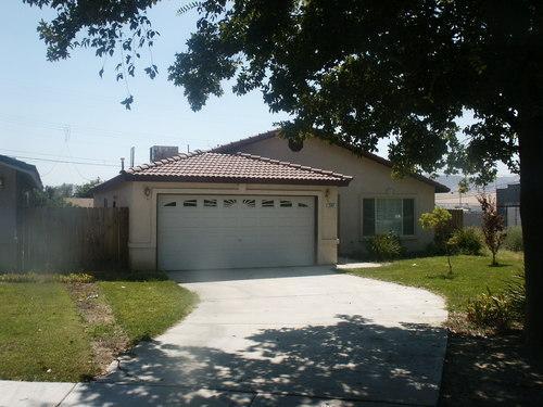 304 E Tulare St, Avenal, CA 93204 photo 1