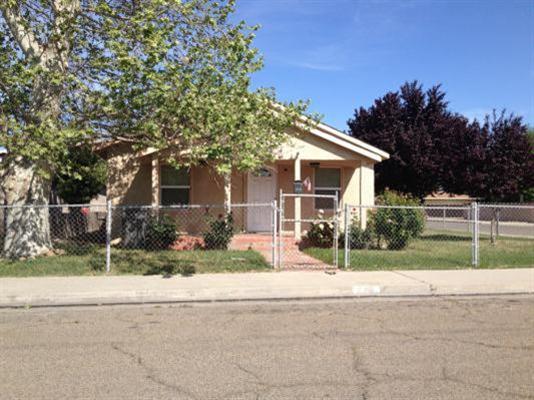 586 S 2nd St, Kerman, CA 93630 photo 1