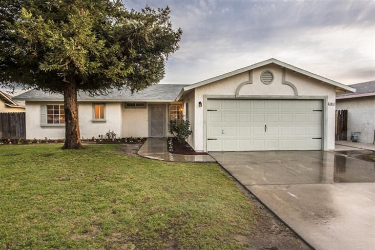 2612 Mill St, Selma, CA 93662 photo 1