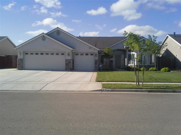 2241 Oak Ave, Sanger, CA 93657 photo 1
