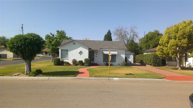 2118 Mary St, Sanger, CA 93657 photo 1