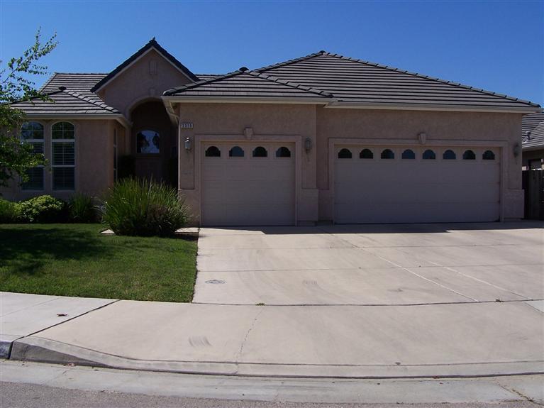 2319 Azalea St, Selma, CA 93662 photo 1