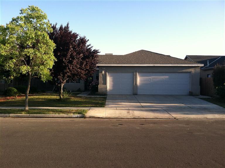 6557 E Kerckhoff Ave, Fresno, CA 93727 photo 1
